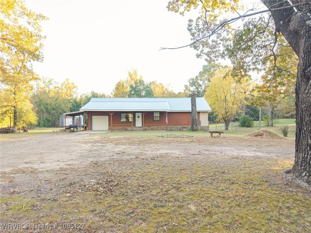18371 New Hope Road, Spiro, OK 74959