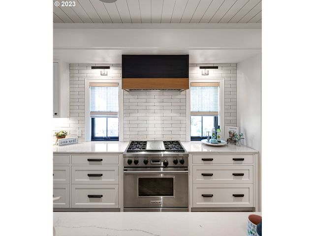 33723 VAN DUYN Rd, Eugene, OR 97408