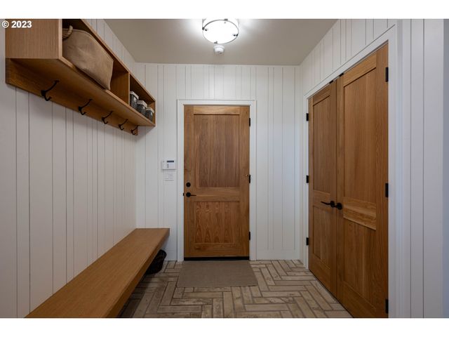 33723 VAN DUYN Rd, Eugene, OR 97408