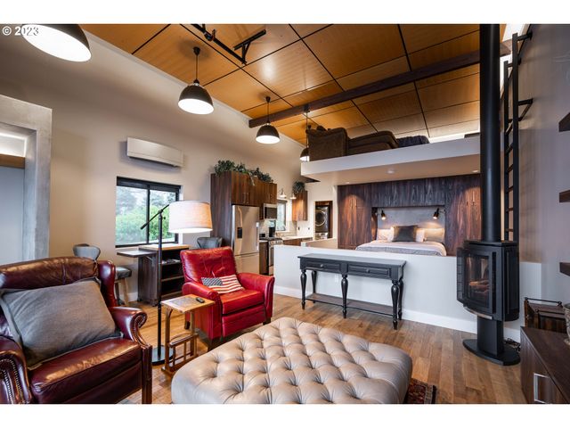 33723 VAN DUYN Rd, Eugene, OR 97408