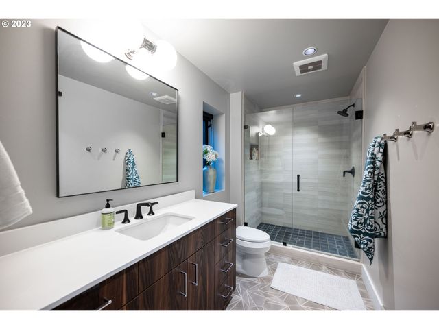 33723 VAN DUYN Rd, Eugene, OR 97408