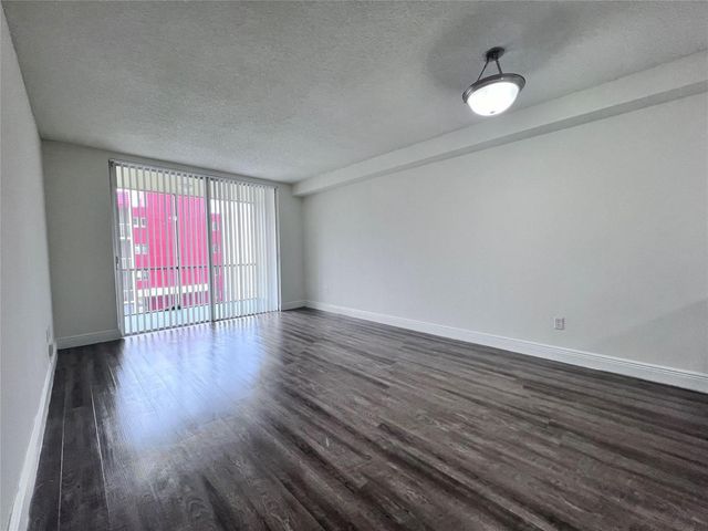 1196 NW 40th Avenue 88-407, Lauderhill, FL 33313