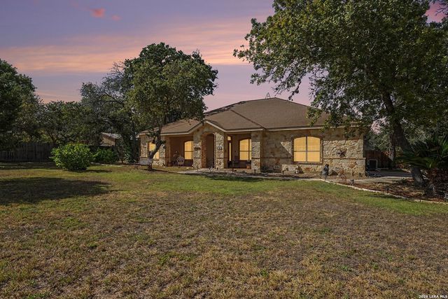 438 Rosewood Dr, La Vernia, TX 78121
