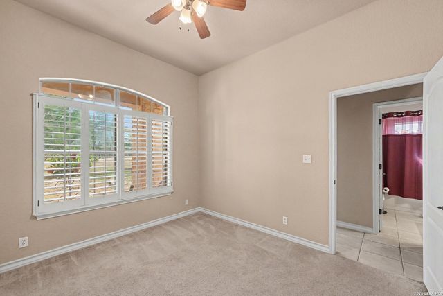 438 Rosewood Dr, La Vernia, TX 78121