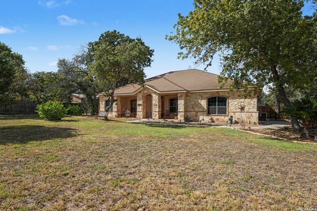 438 Rosewood Dr, La Vernia, TX 78121