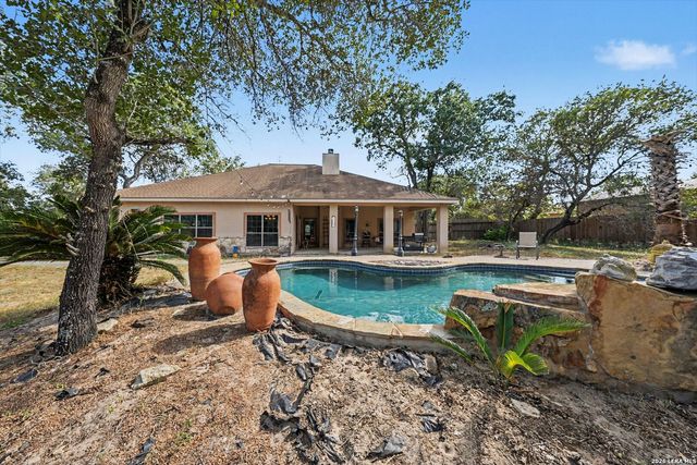438 Rosewood Dr, La Vernia, TX 78121