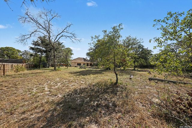 438 Rosewood Dr, La Vernia, TX 78121