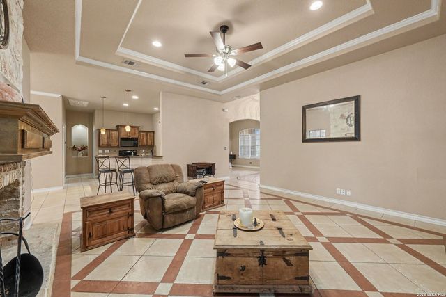 438 Rosewood Dr, La Vernia, TX 78121