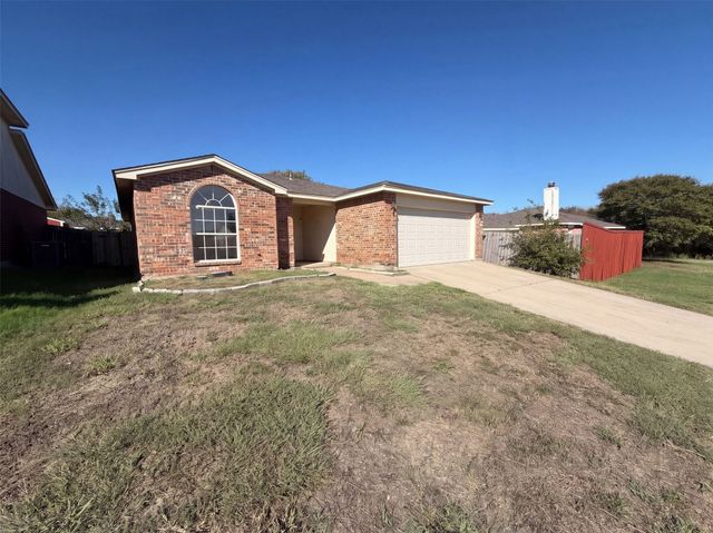 6704 Pony Express Trail, Arlington, TX 76002