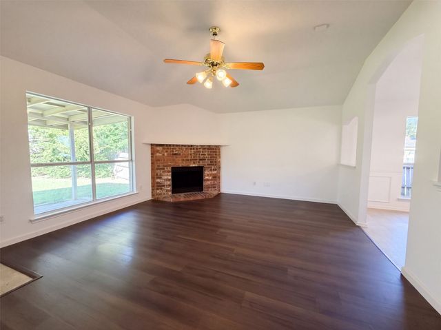6704 Pony Express Trail, Arlington, TX 76002