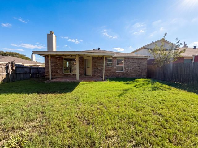 6704 Pony Express Trail, Arlington, TX 76002