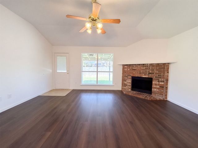 6704 Pony Express Trail, Arlington, TX 76002
