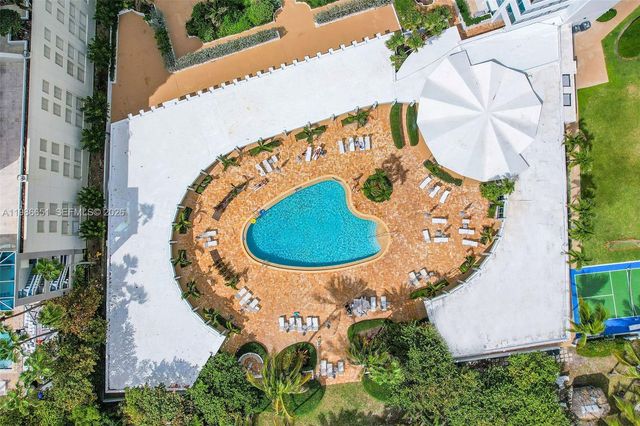 5055 Collins Ave 5M, Miami Beach, FL 33140