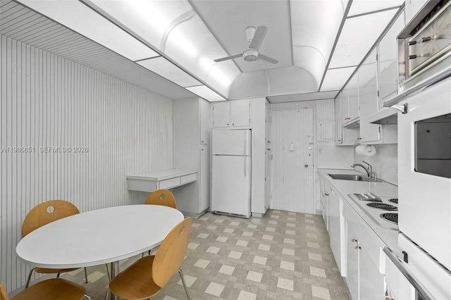 5055 Collins Ave 5M, Miami Beach, FL 33140