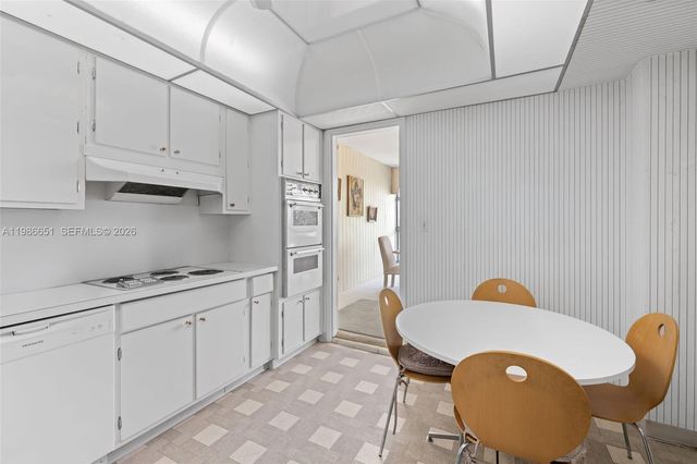 5055 Collins Ave 5M, Miami Beach, FL 33140