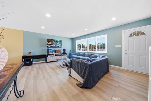 16201 Napa, North Hills, CA 91343