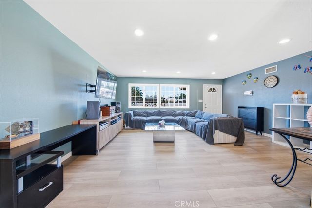 16201 Napa, North Hills, CA 91343