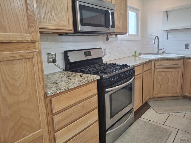 28922 Everett Rd, Pueblo, CO 81006