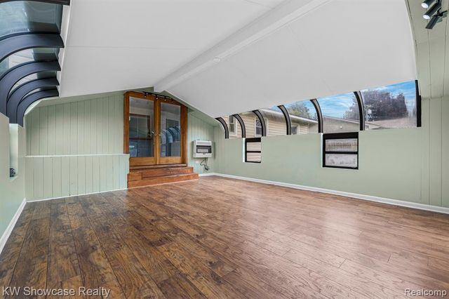 2755 Willow Lane, Highland, MI 48356