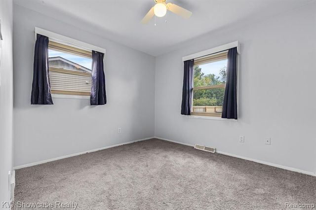 2755 Willow Lane, Highland, MI 48356
