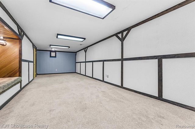 2755 Willow Lane, Highland, MI 48356