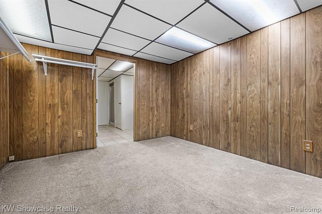 2755 Willow Lane, Highland, MI 48356