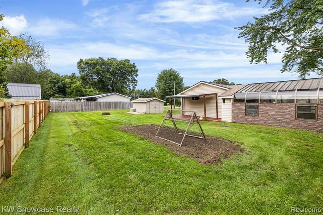 2755 Willow Lane, Highland, MI 48356
