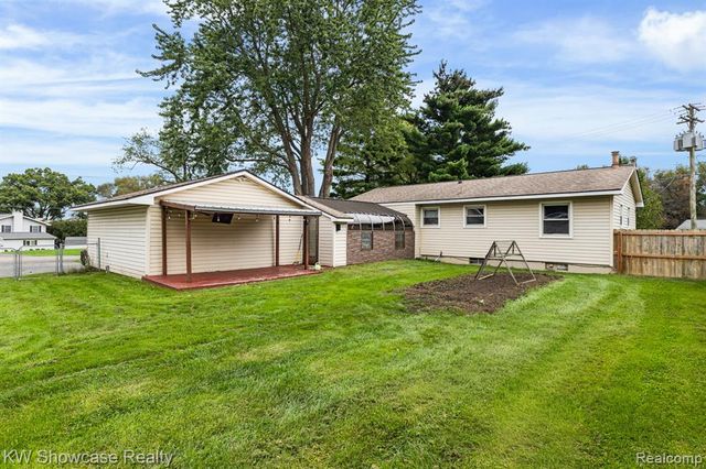 2755 Willow Lane, Highland, MI 48356