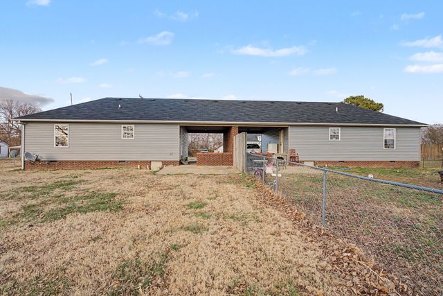 1115 W Church St, Orlinda, TN 37141