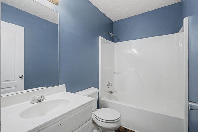 1115 W Church St, Orlinda, TN 37141