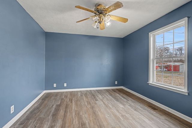 1115 W Church St, Orlinda, TN 37141