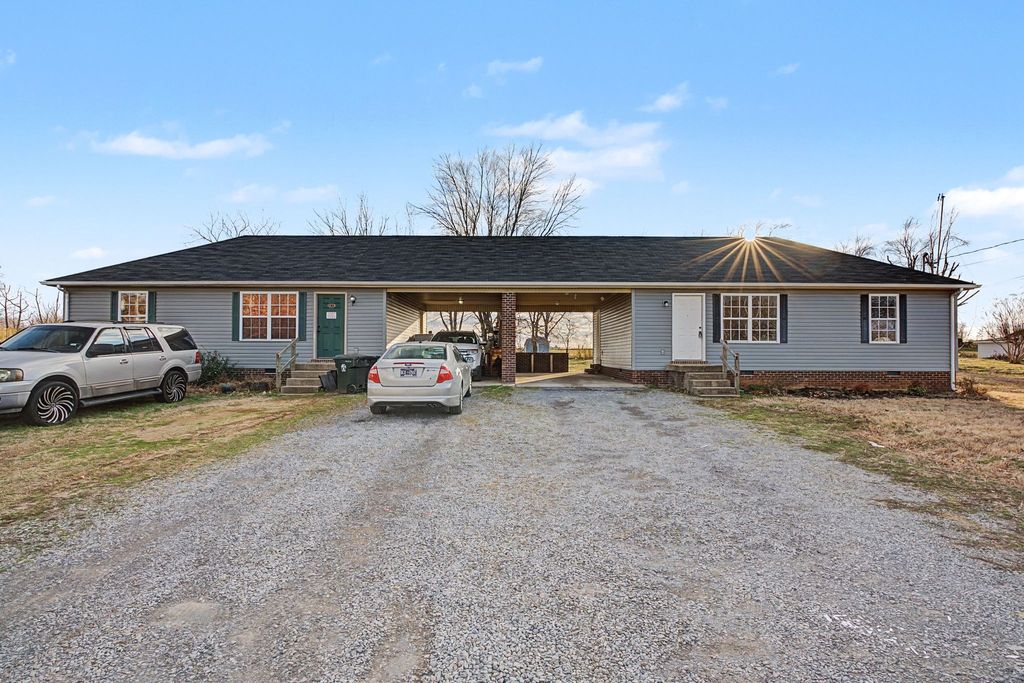 1115 W Church St, Orlinda, TN 37141