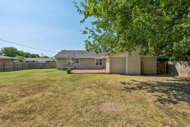 409 W Douglas Drive, Midwest City, OK 73110
