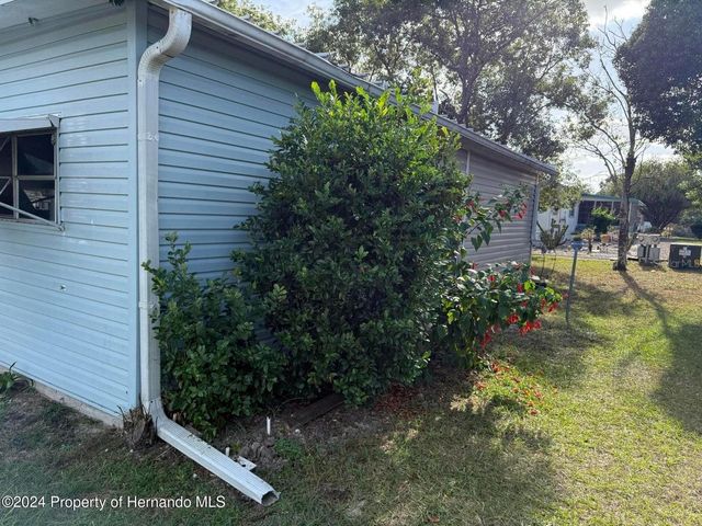 7411 FAIRLANE AVENUE, Brooksville, FL 34613