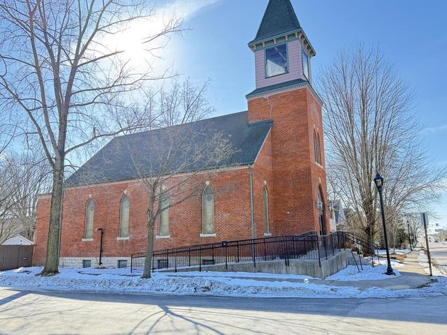 1452 George STREET, La Crosse, WI 54603