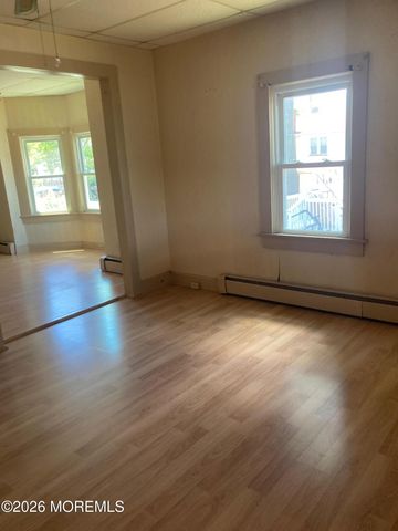 75 Washington Avenue, Keansburg, NJ 07734