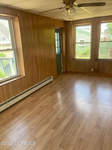75 Washington Avenue, Keansburg, NJ 07734