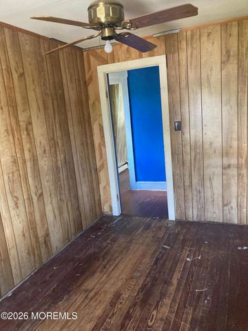 75 Washington Avenue, Keansburg, NJ 07734
