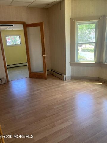 75 Washington Avenue, Keansburg, NJ 07734