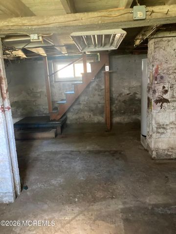 75 Washington Avenue, Keansburg, NJ 07734