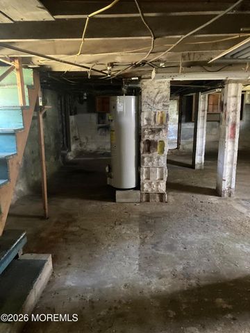 75 Washington Avenue, Keansburg, NJ 07734