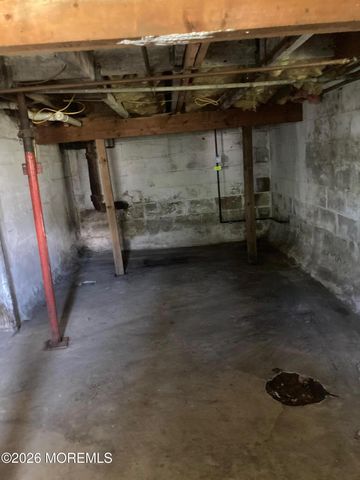 75 Washington Avenue, Keansburg, NJ 07734