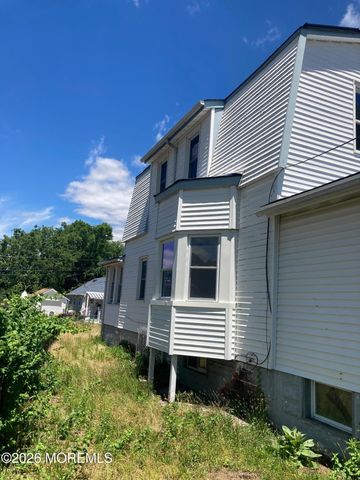 75 Washington Avenue, Keansburg, NJ 07734