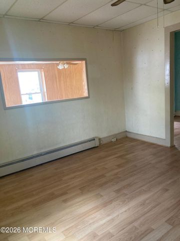 75 Washington Avenue, Keansburg, NJ 07734