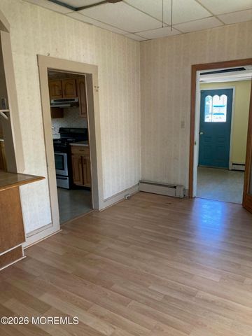 75 Washington Avenue, Keansburg, NJ 07734