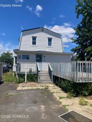 75 Washington Avenue, Keansburg, NJ 07734
