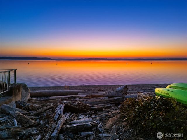 215 Burke Drive, Camano Island, WA 98282