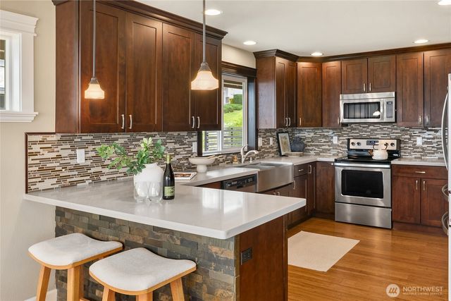 215 Burke Drive, Camano Island, WA 98282