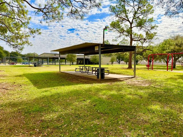 9422 Galveston Street, Orchard, TX 77464