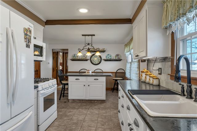 255 Knollwood Drive, Woonsocket, RI 02895